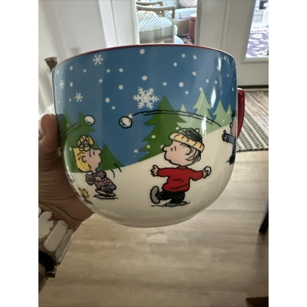 Hallmark oversized Christmas mug soup cereal bowl Peanuts snowball fight 20 oz - Picture 3 of 7